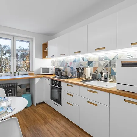 Old Town Apartment *