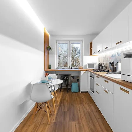 Old Town Apartment *